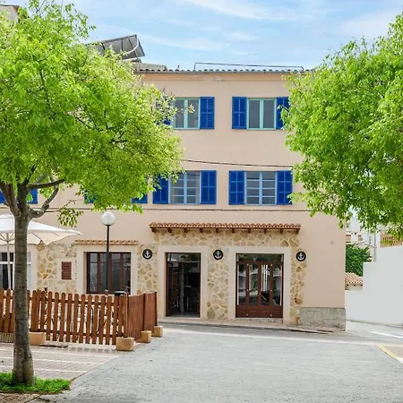 Hostal Marina بيت ضيافة كالا راتخاذا